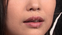 フェチ：【鼻・鼻水観察】こよりでほじほじ、鼻穴からつーっと垂れるエレガントな鼻水 悠木りほ
